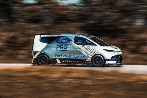 Ford Supervan rijder zijkant